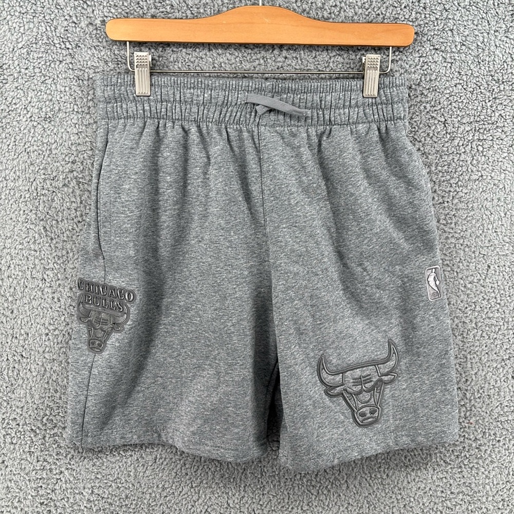 Pro Standard Chicago Bulls Grey‎ Basketball Shorts Youth Sz XL 18/20 NWT